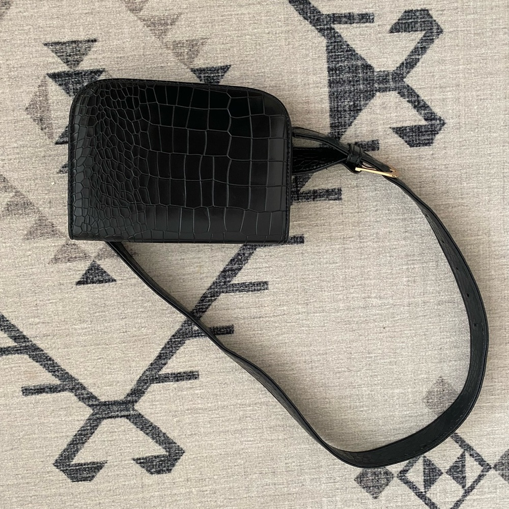 BE COOL Faux Crocodile Black Leather Belt Bag